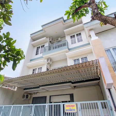 Отель Oyo 92479 Pasadena House Krapyak Экстерьер фото