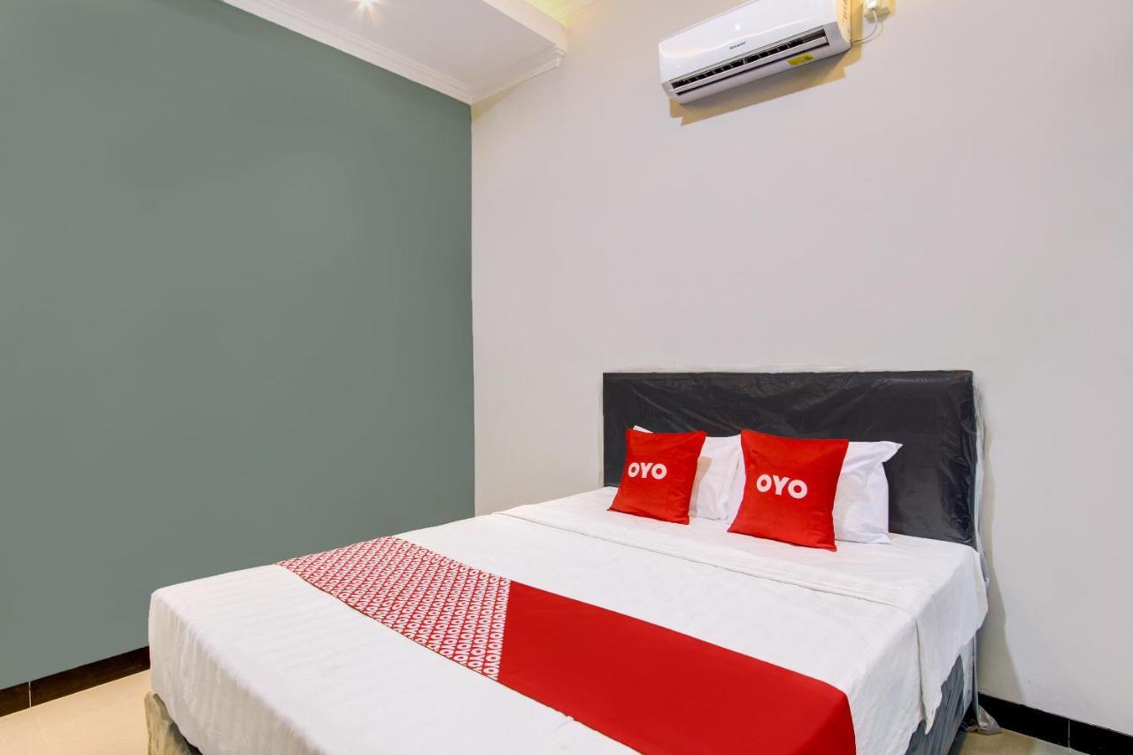 Отель Oyo 92479 Pasadena House Krapyak Экстерьер фото